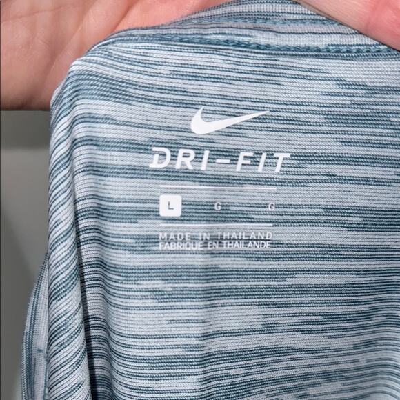 Nike Women's Dri Fit V-Neck Stripped Blue Athletic Short Sleeve Top Large - Picture 5 of 6